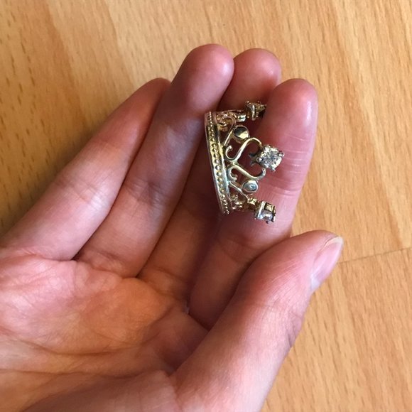 👵 3/$30 Misshapen Crown Ring - Picture 4 of 4